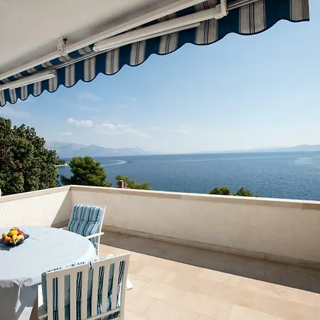 Sarah 3* Selca (Brac)