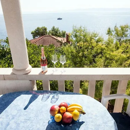 Sarah 3* Selca (Brac)