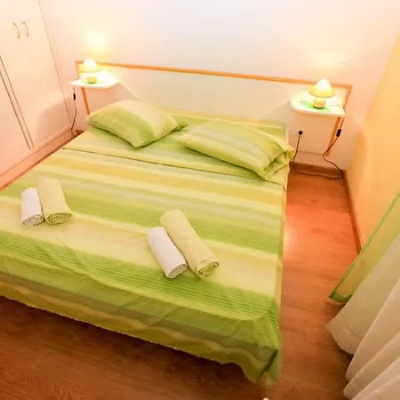 Sarah 3* Selca (Brac)