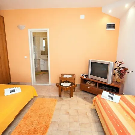 Sarah 3* Selca (Brac)