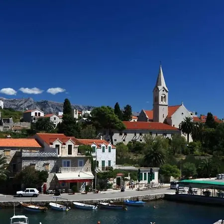 Sarah 3* Selca (Brac)